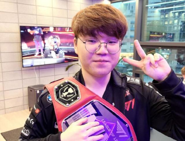 前的财政及 前的财政及